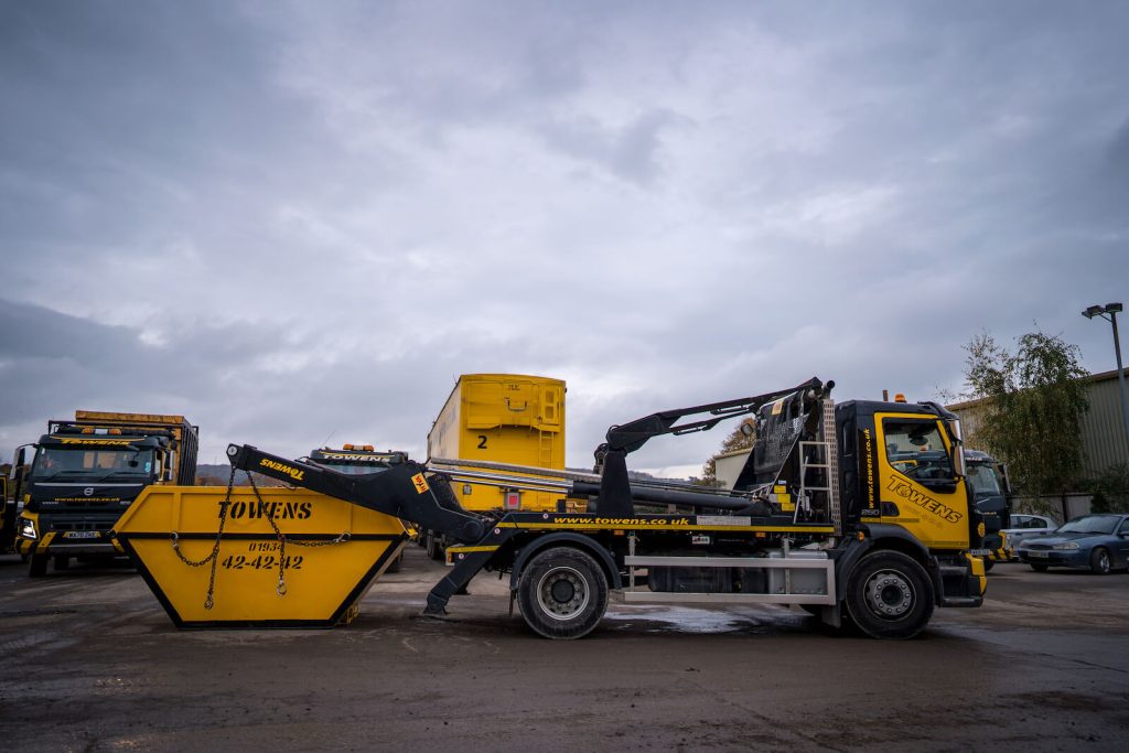 Towens slip lorry